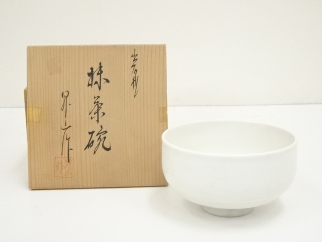 JAPANESE TEA CEREMONY / IZUSHI WARE TEA BOWL CHAWAN / WHITE PORCELAIN
